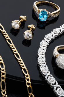 Best Jewelry Pieces to Invest in for Everyday Wear