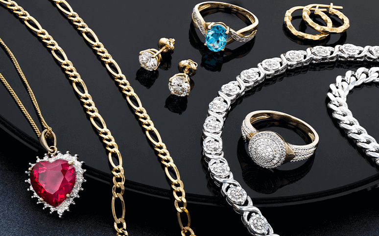 Best Jewelry Pieces to Invest in for Everyday Wear