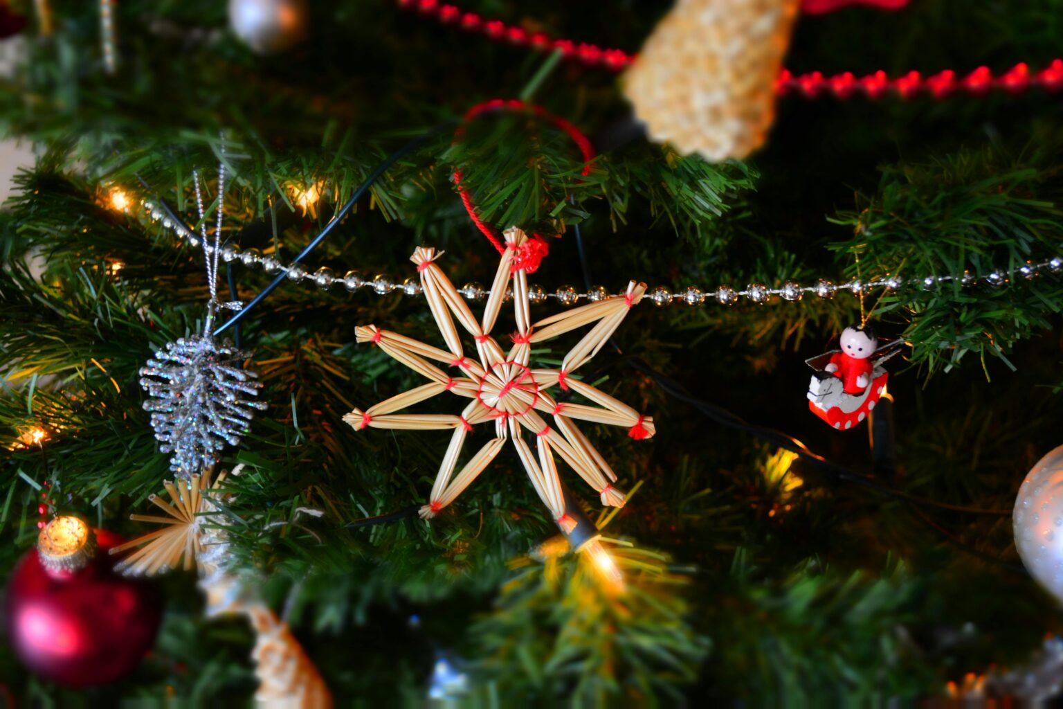 Why Handcrafted Ornaments Elevate Your Christmas Tree Aesthetic